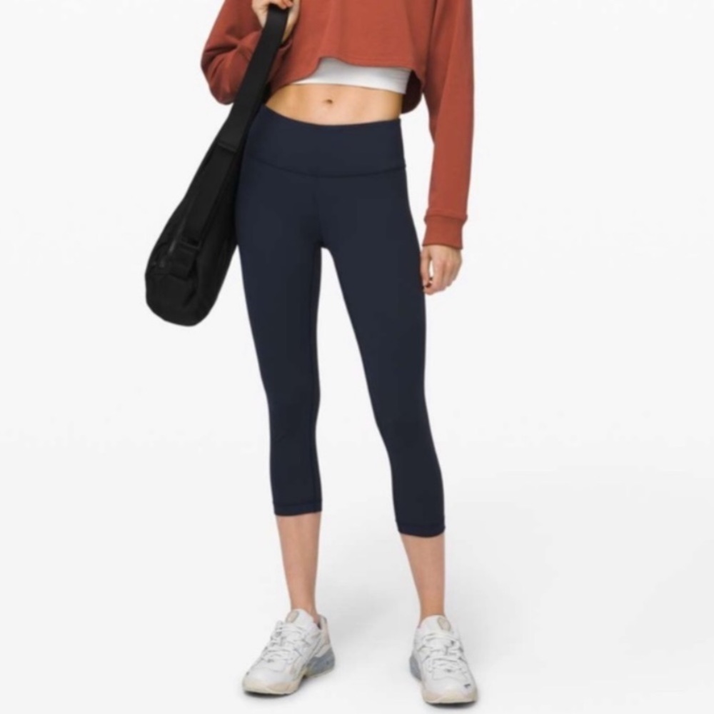 Midnight navy Wunder under crop